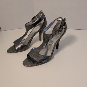 Pazzo Women's Silver Metallic T Strap Sandals Heels Shoes Leather 6.5 Snake Skin
